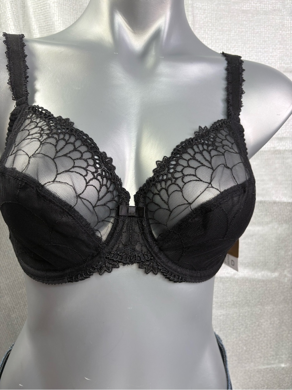 Chantelle Icone model 3851 Black Lace Underwire Bra - rare, retired style.  34D